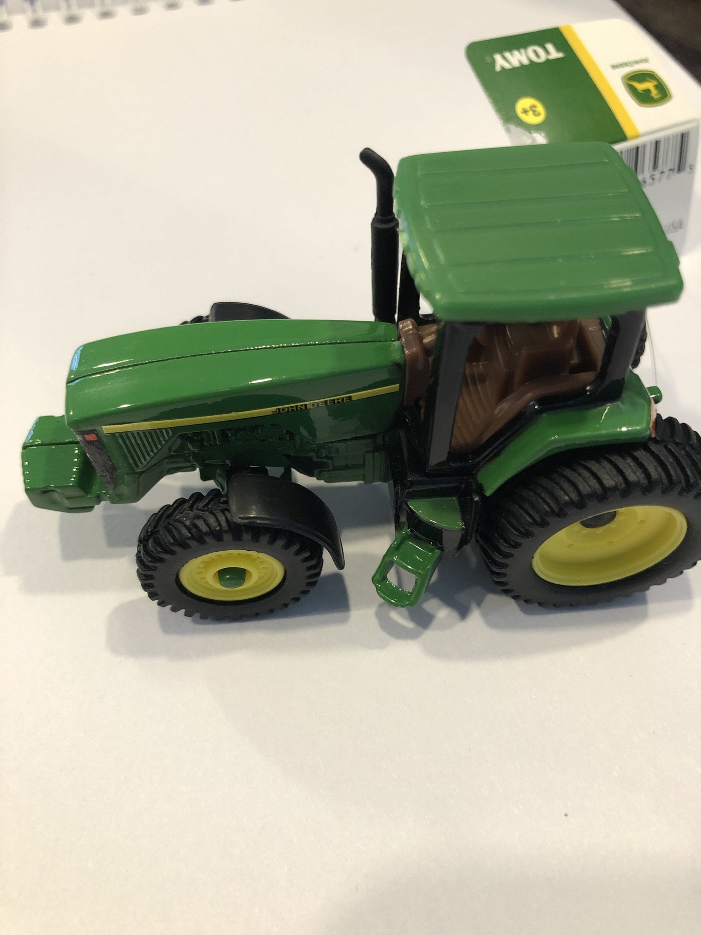 1:64 John Deere Modern Tractor open Cab KB Depot Express